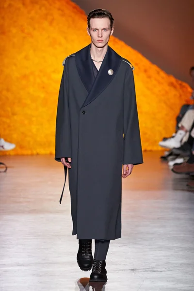 Look 11